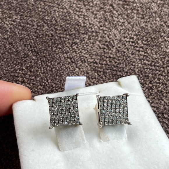 Diamond squared stud - Picture 2 of 12